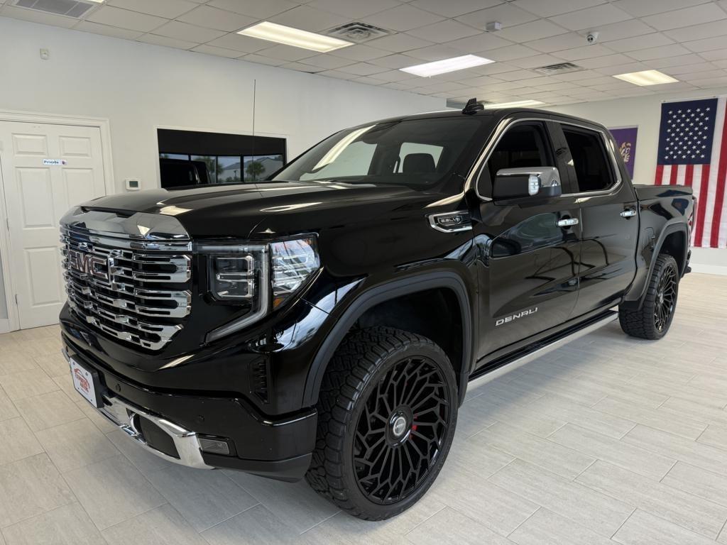 GMC Sierra 1500 4WD Crew Cab 147" Denali 2022