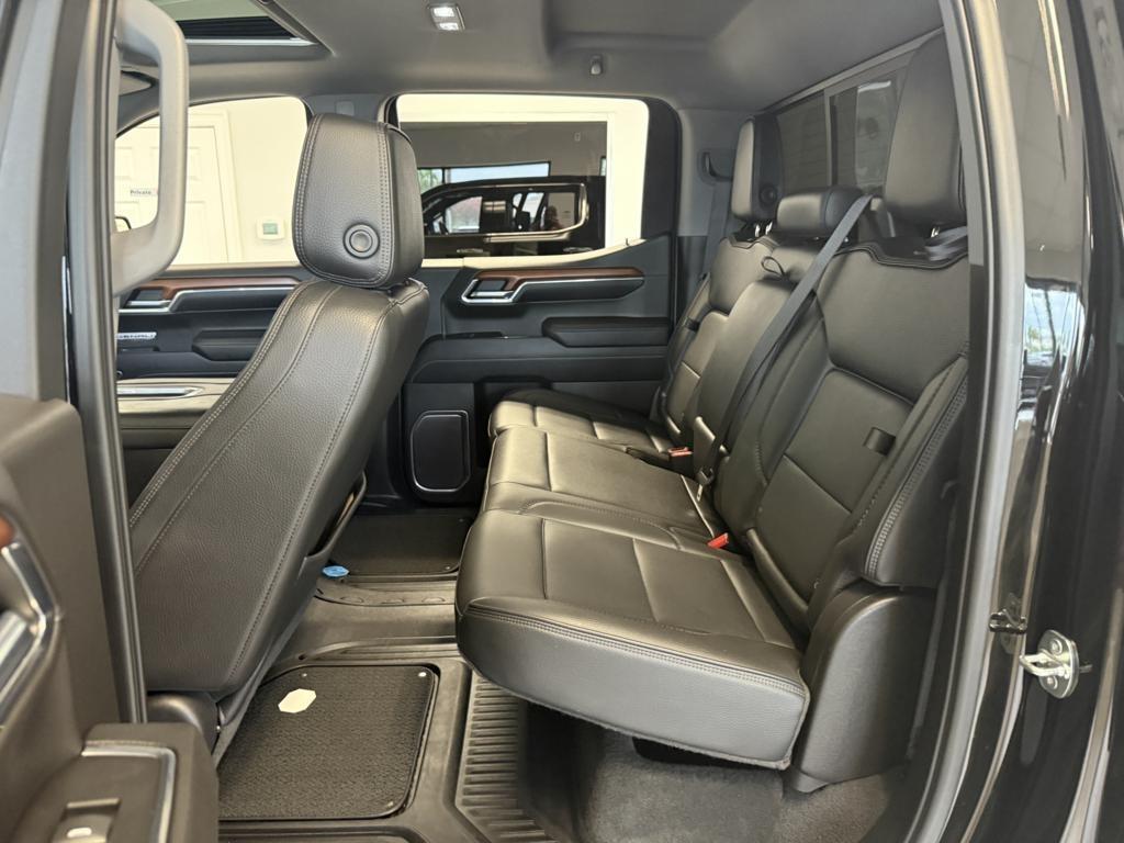 GMC Sierra 1500 4WD Crew Cab 147" Denali 2022