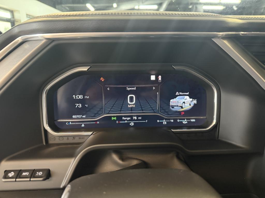 GMC Sierra 1500 4WD Crew Cab 147" Denali 2022