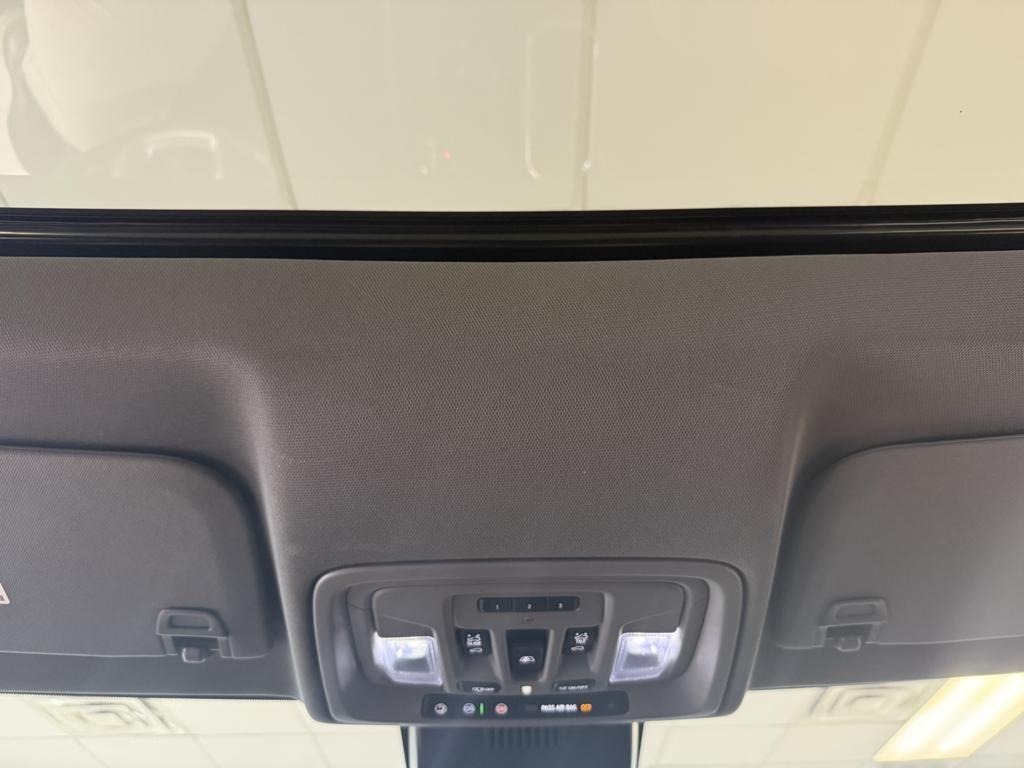 GMC Sierra 1500 4WD Crew Cab 147" Denali 2022