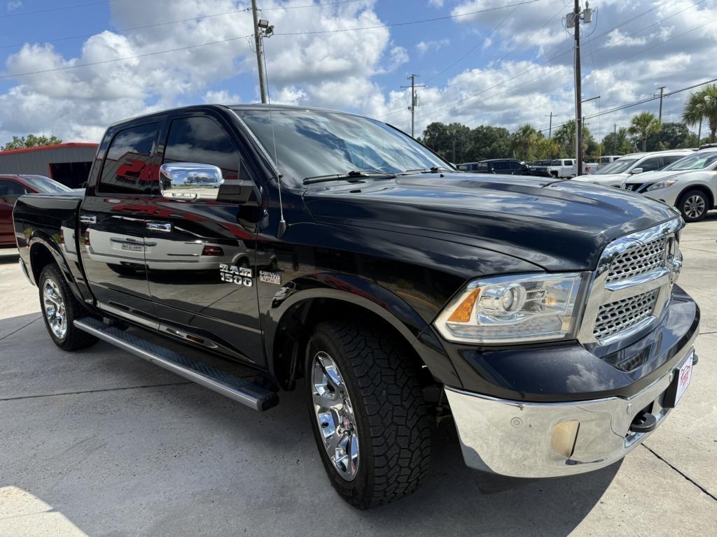 RAM 1500 4WD Crew Cab 140.5" Laramie 2016