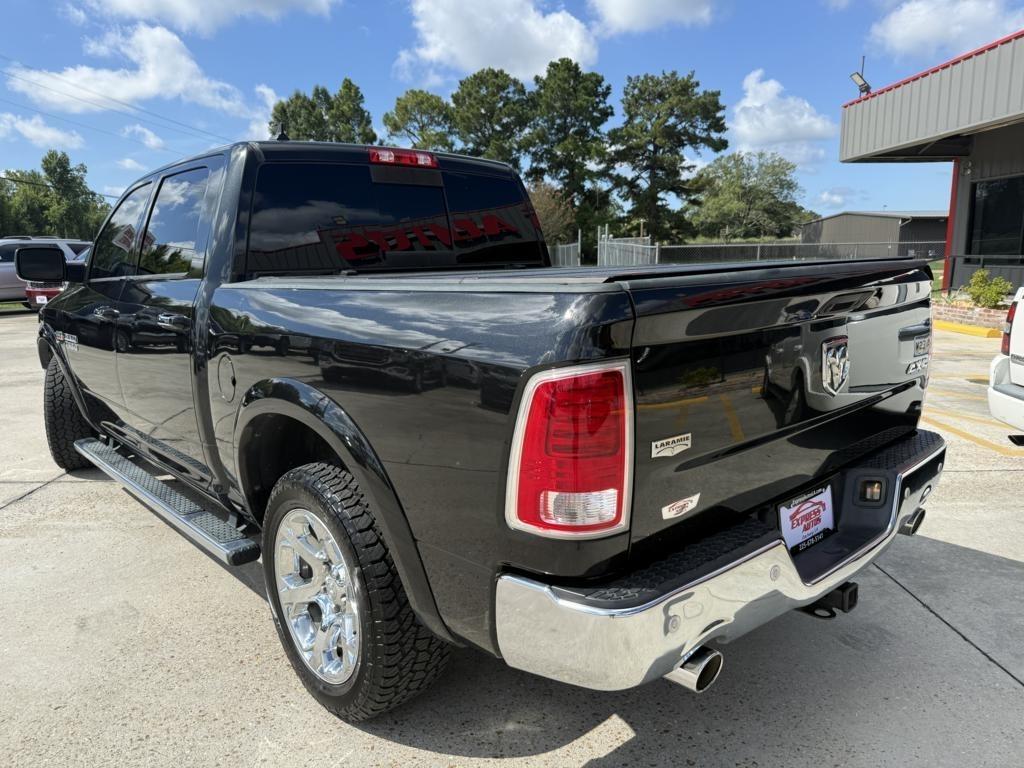 RAM 1500 4WD Crew Cab 140.5" Laramie 2016