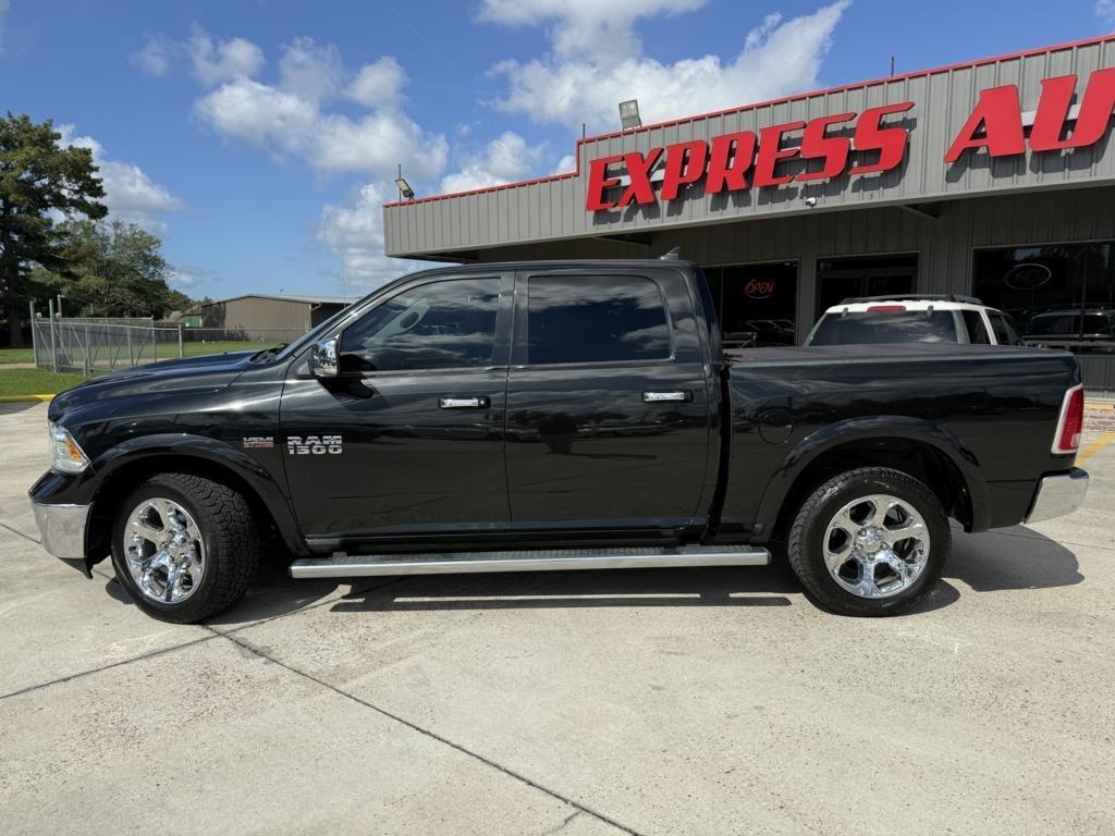 RAM 1500 4WD Crew Cab 140.5" Laramie 2016