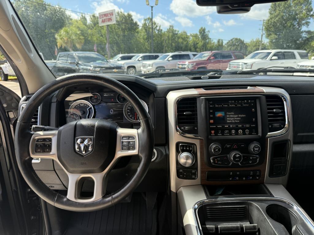 RAM 1500 4WD Crew Cab 140.5" Laramie 2016