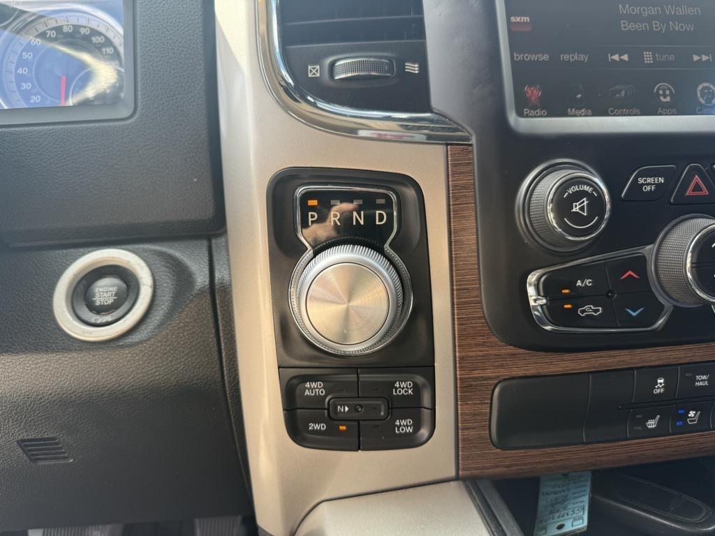 RAM 1500 4WD Crew Cab 140.5" Laramie 2016