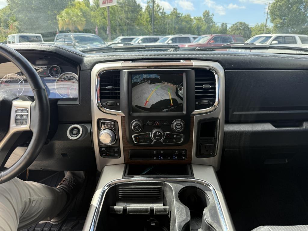 RAM 1500 4WD Crew Cab 140.5" Laramie 2016