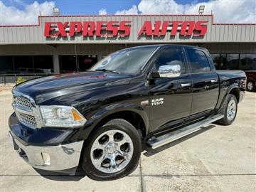2016 RAM 1500 4WD Crew Cab 140.5" Laramie