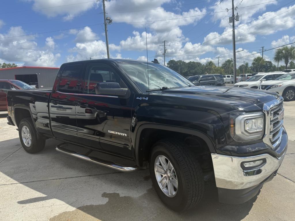 GMC Sierra 1500 4WD Double Cab 143.5" SLE 2017