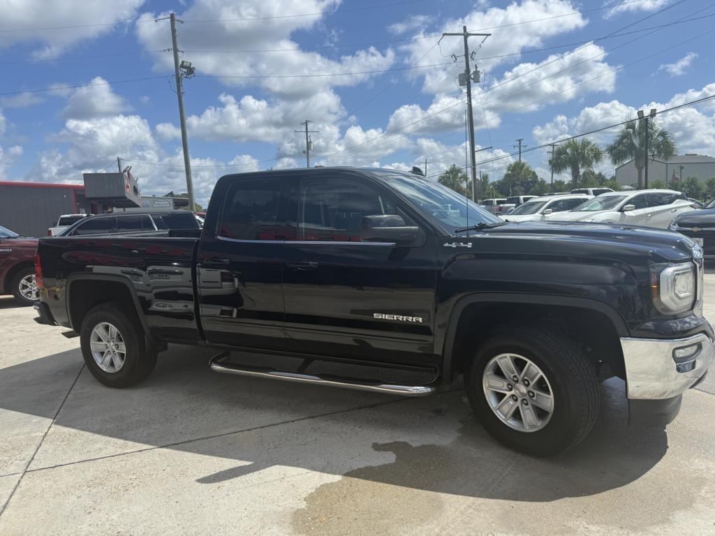 GMC Sierra 1500 4WD Double Cab 143.5" SLE 2017