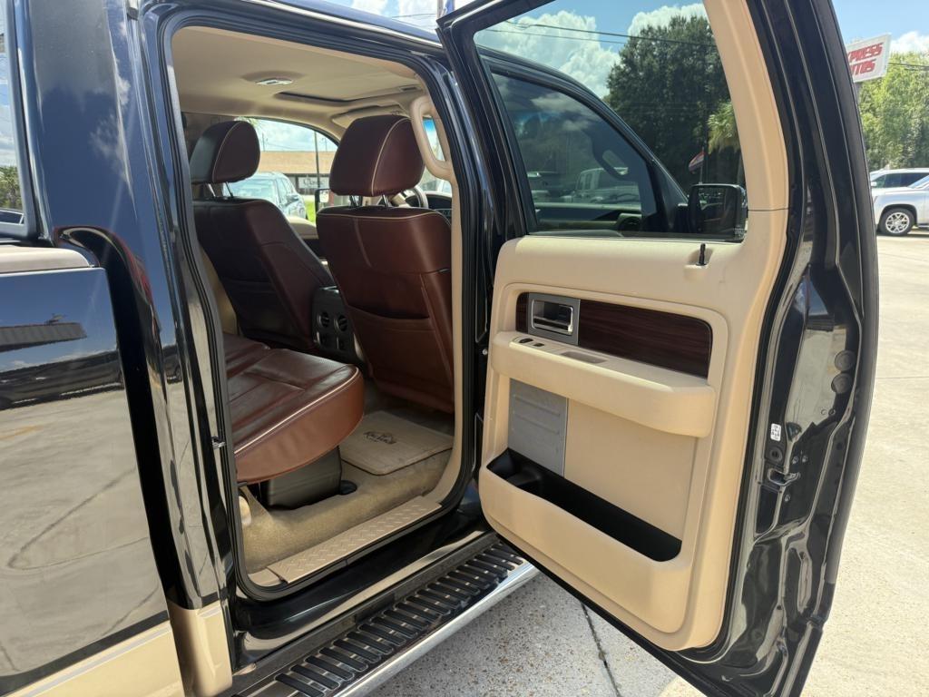 Ford F-150 4WD SuperCrew 145" Platinum 2011