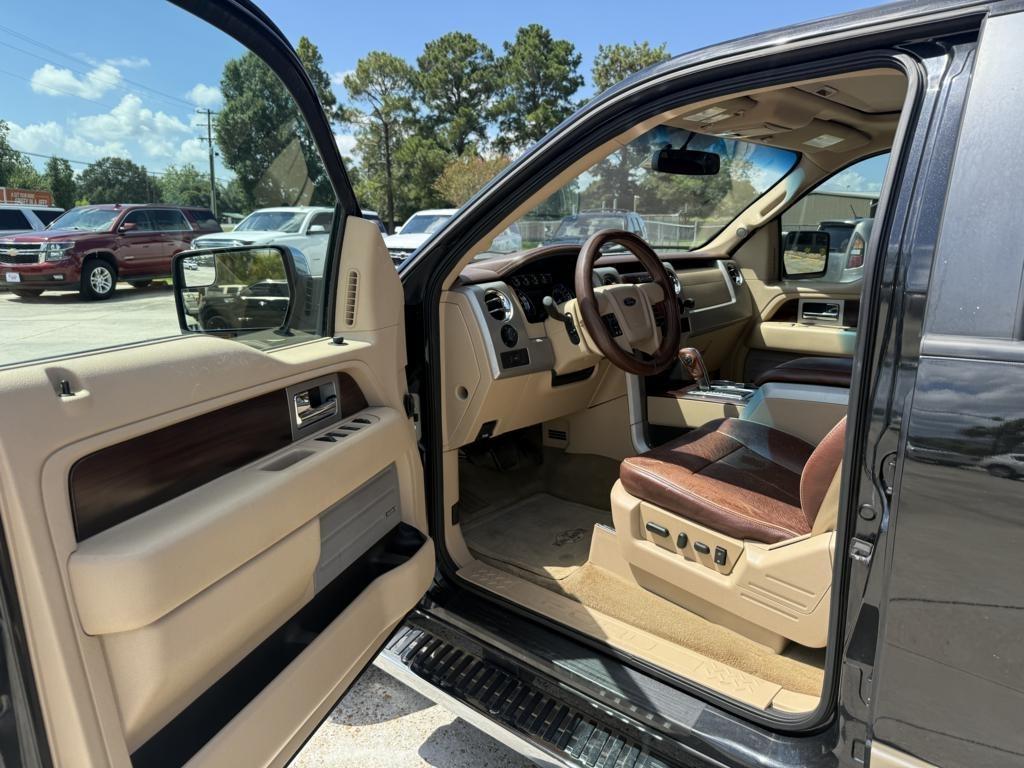 Ford F-150 4WD SuperCrew 145" Platinum 2011