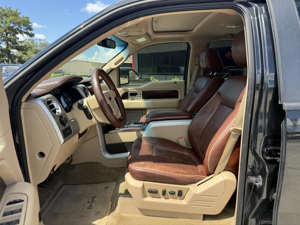 Ford F-150 4WD SuperCrew 145" Platinum 2011