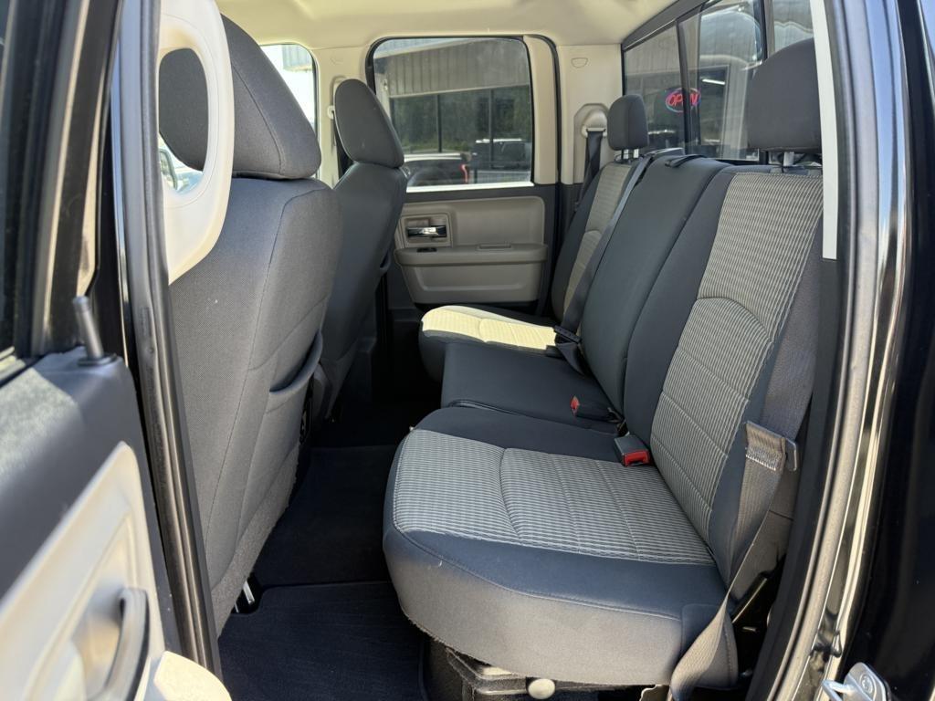 Dodge Ram 1500 2WD Quad Cab 140.5" SLT 2009