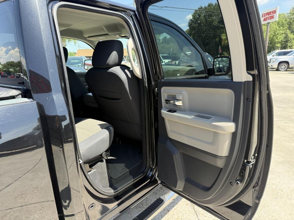 Dodge Ram 1500 2WD Quad Cab 140.5" SLT 2009