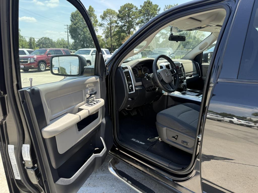 Dodge Ram 1500 2WD Quad Cab 140.5" SLT 2009