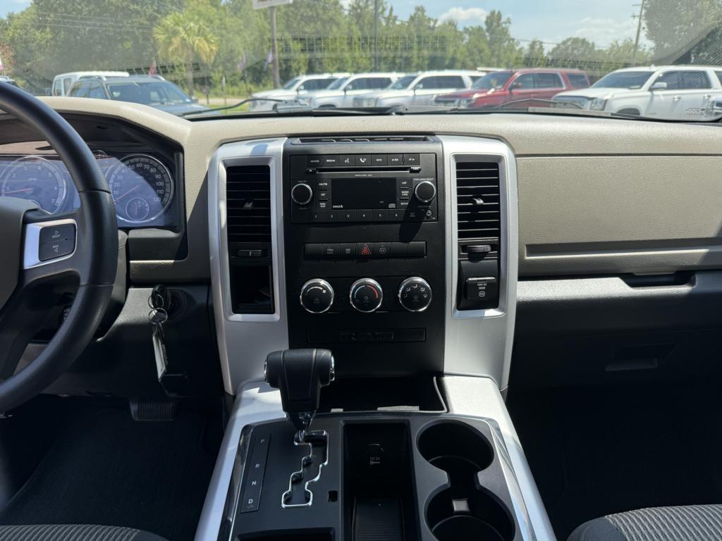 Dodge Ram 1500 2WD Quad Cab 140.5" SLT 2009