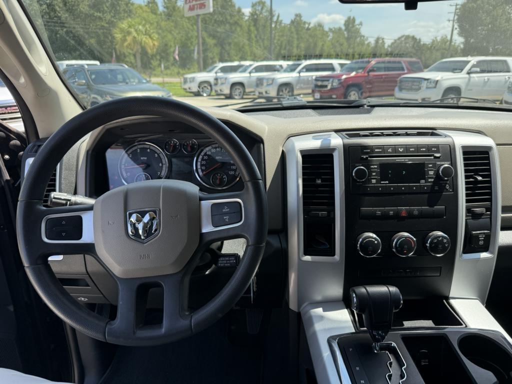 Dodge Ram 1500 2WD Quad Cab 140.5" SLT 2009