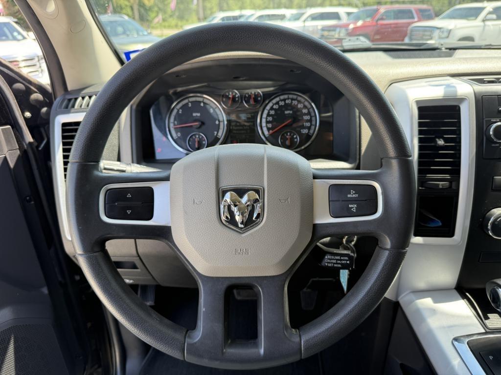 Dodge Ram 1500 2WD Quad Cab 140.5" SLT 2009