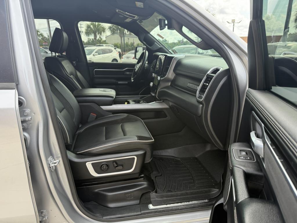 RAM 1500 Laramie 4x4 Crew Cab 5'7" Box 2020
