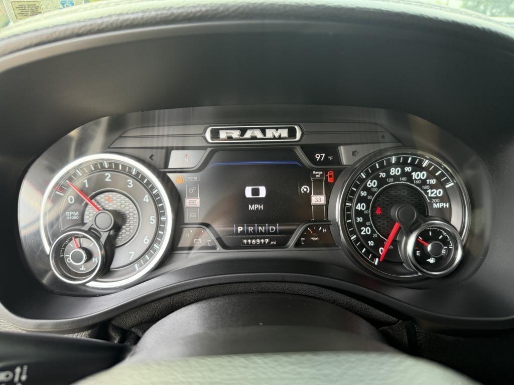 RAM 1500 Laramie 4x4 Crew Cab 5'7" Box 2020