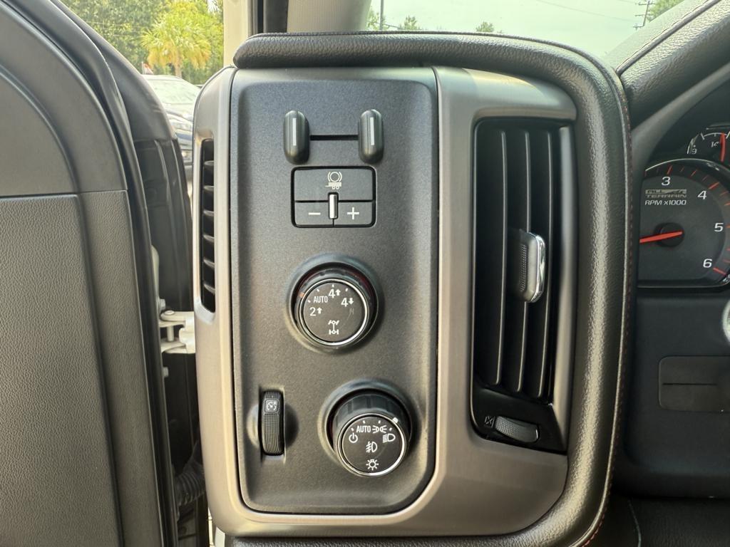 GMC Sierra 1500 4WD Crew Cab 143.5" SLT 2015