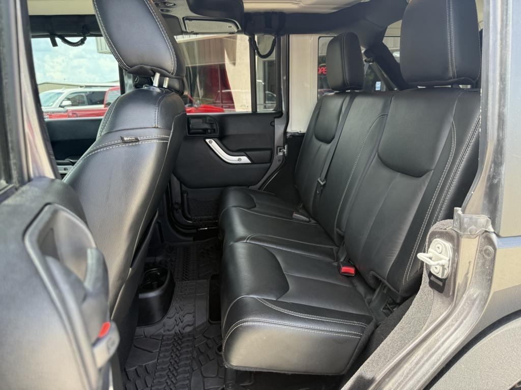 Jeep Wrangler Unlimited 4WD 4dr Rubicon 2016