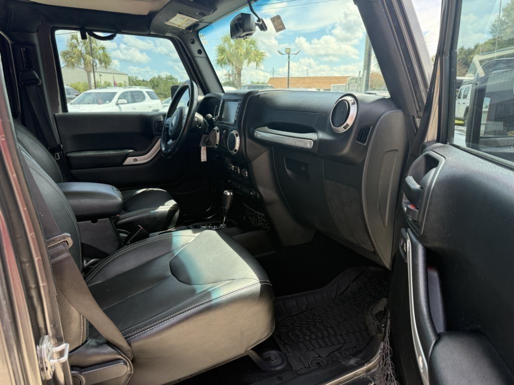 Jeep Wrangler Unlimited 4WD 4dr Rubicon 2016