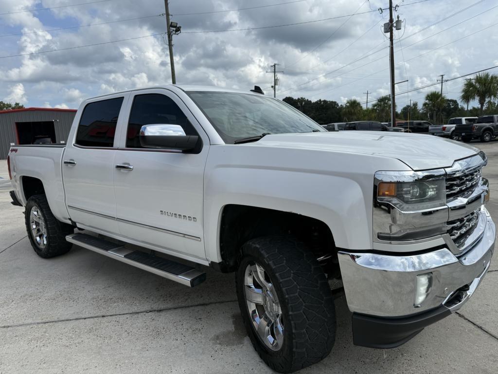 Chevrolet Silverado 1500 4WD Crew Cab 143.5" LTZ w/1LZ 2017