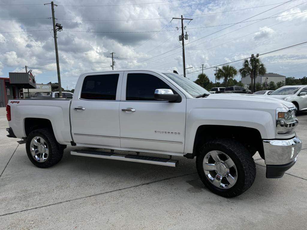 Chevrolet Silverado 1500 4WD Crew Cab 143.5" LTZ w/1LZ 2017