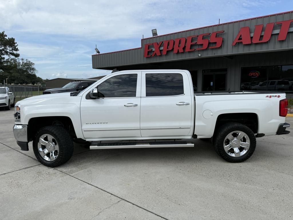 Chevrolet Silverado 1500 4WD Crew Cab 143.5" LTZ w/1LZ 2017