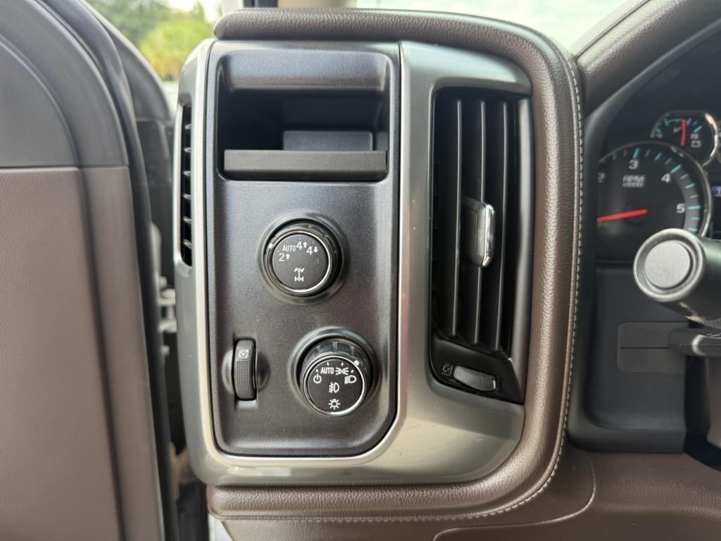 Chevrolet Silverado 1500 4WD Crew Cab 143.5" LTZ w/1LZ 2017