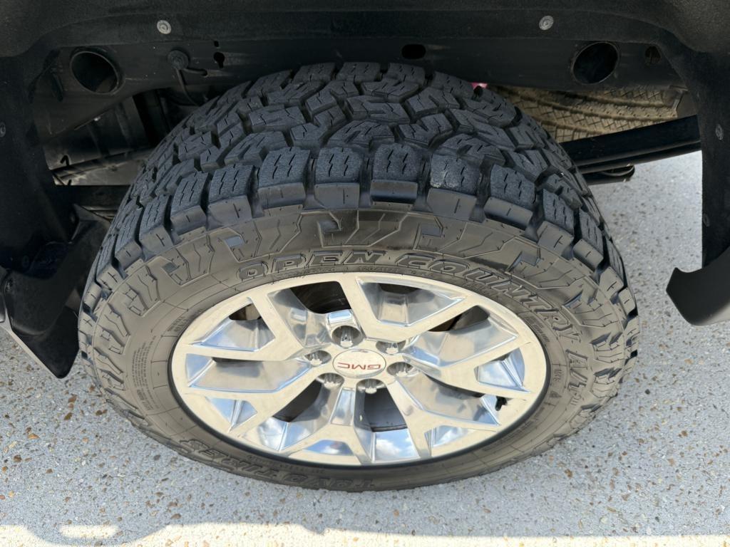 GMC Sierra 1500 4WD Crew Cab 143.5" SLT 2017