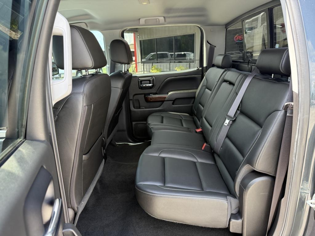 GMC Sierra 1500 4WD Crew Cab 143.5" SLT 2017