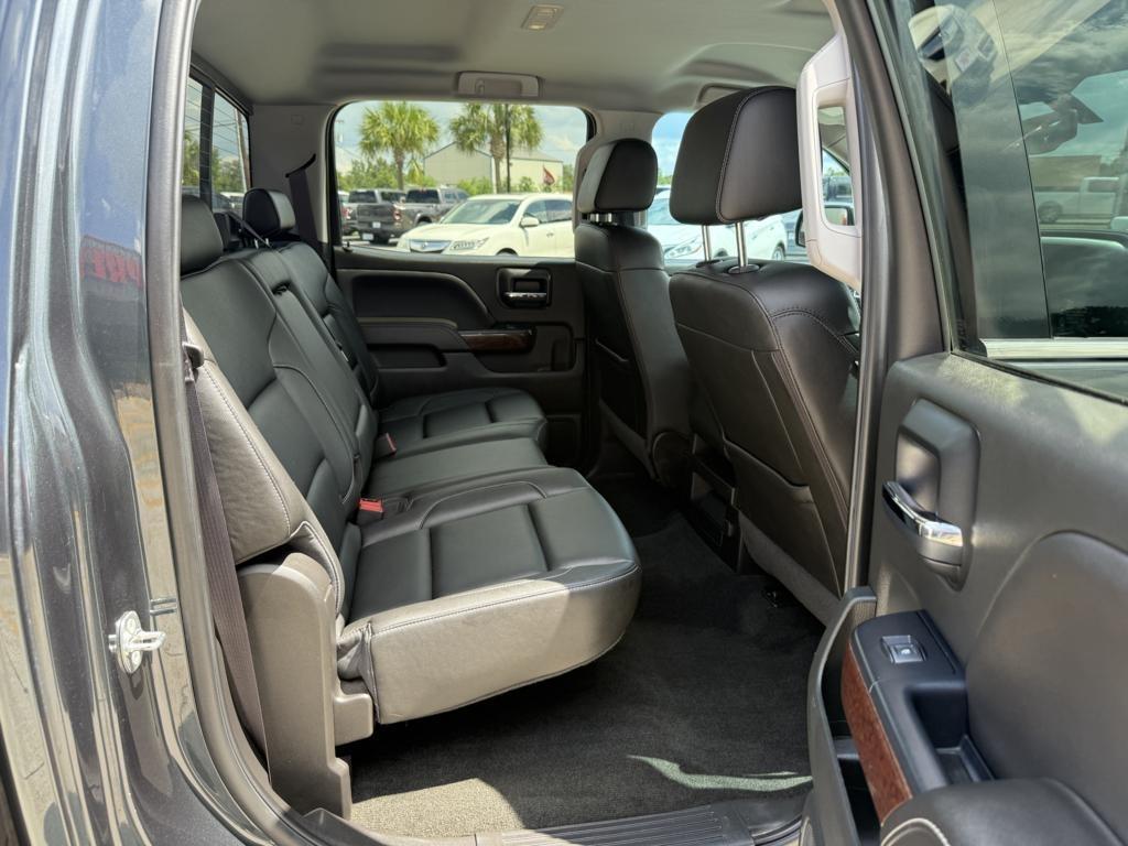 GMC Sierra 1500 4WD Crew Cab 143.5" SLT 2017