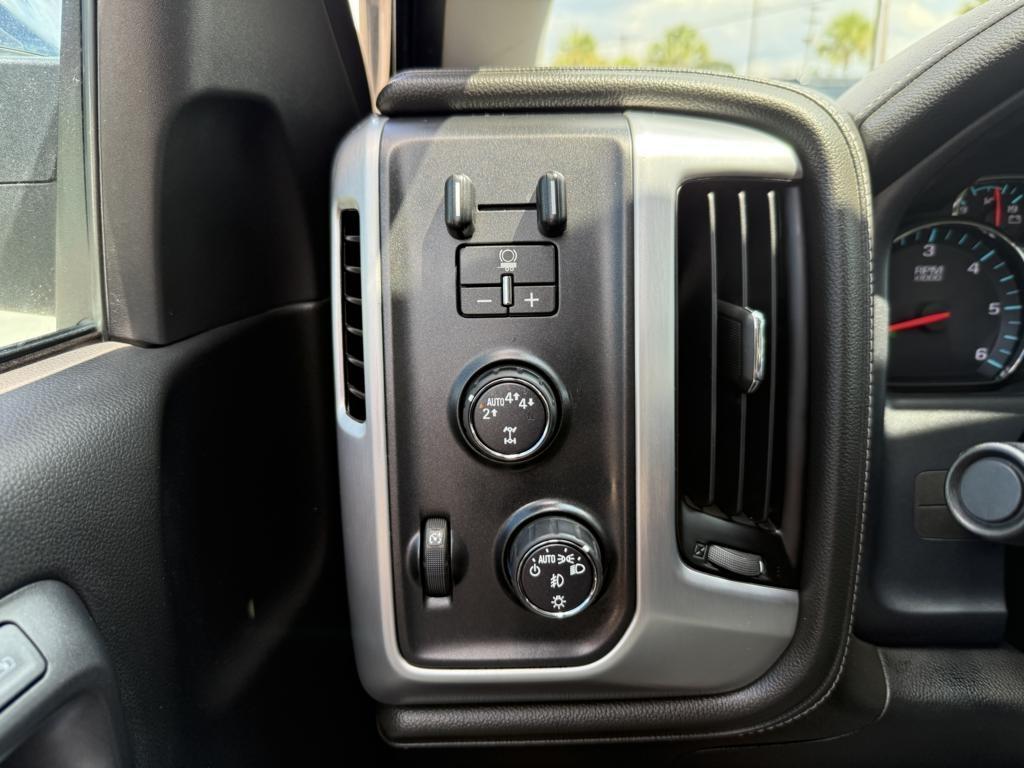 GMC Sierra 1500 4WD Crew Cab 143.5" SLT 2017