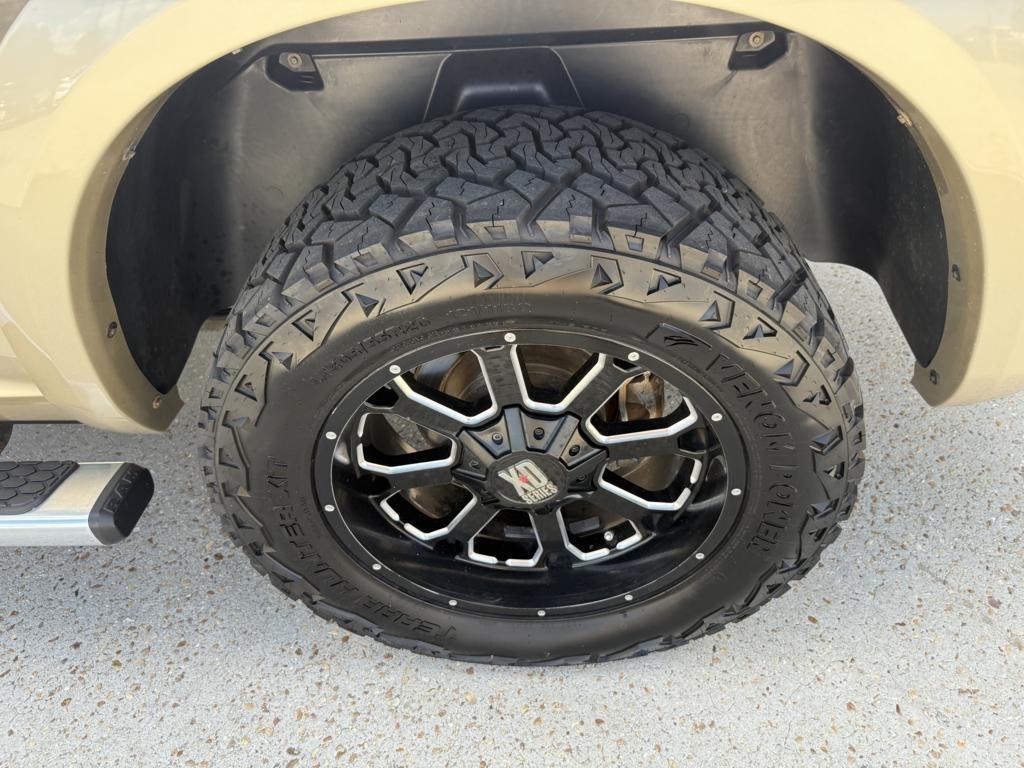 RAM 1500 4WD Crew Cab 140.5" Longhorn 2016