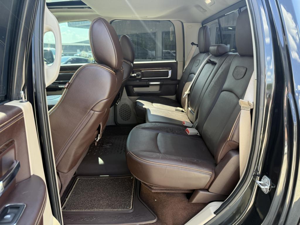 RAM 1500 4WD Crew Cab 140.5" Longhorn 2016