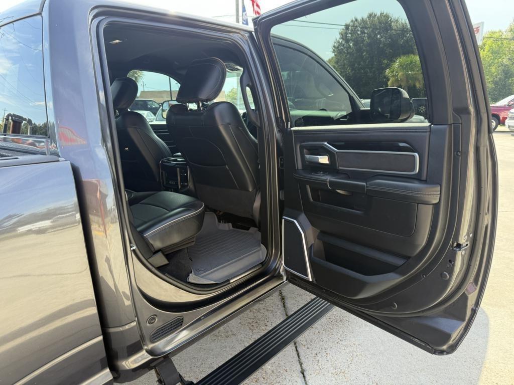 RAM 3500 Laramie 4x4 Crew Cab 8' Box 2020