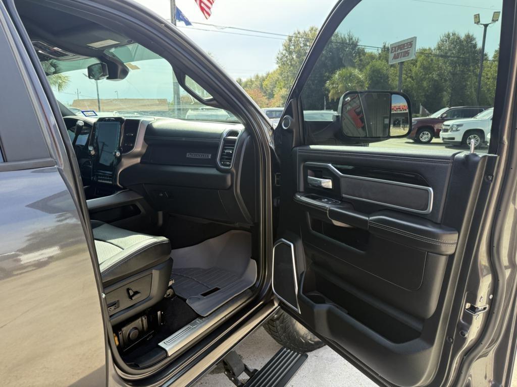 RAM 3500 Laramie 4x4 Crew Cab 8' Box 2020