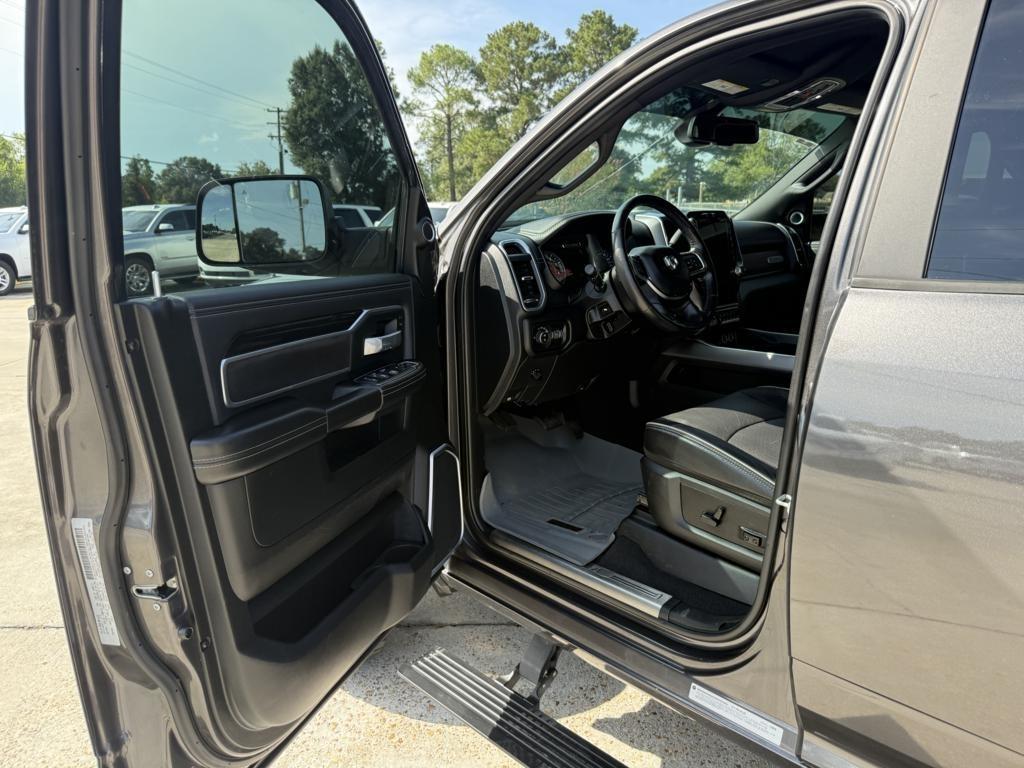 RAM 3500 Laramie 4x4 Crew Cab 8' Box 2020