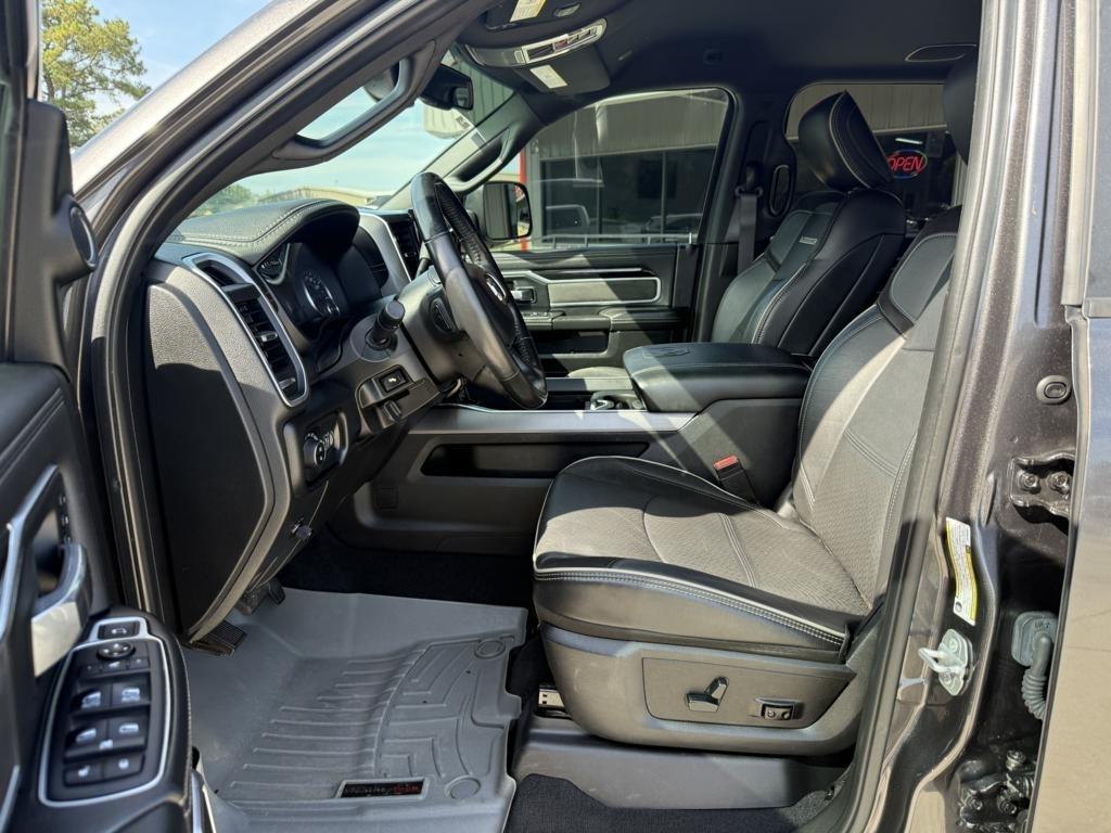 RAM 3500 Laramie 4x4 Crew Cab 8' Box 2020