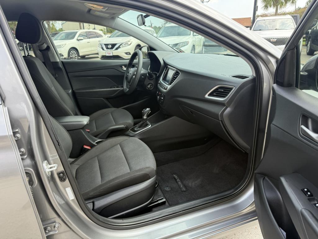 Hyundai Accent SEL Sedan IVT 2022