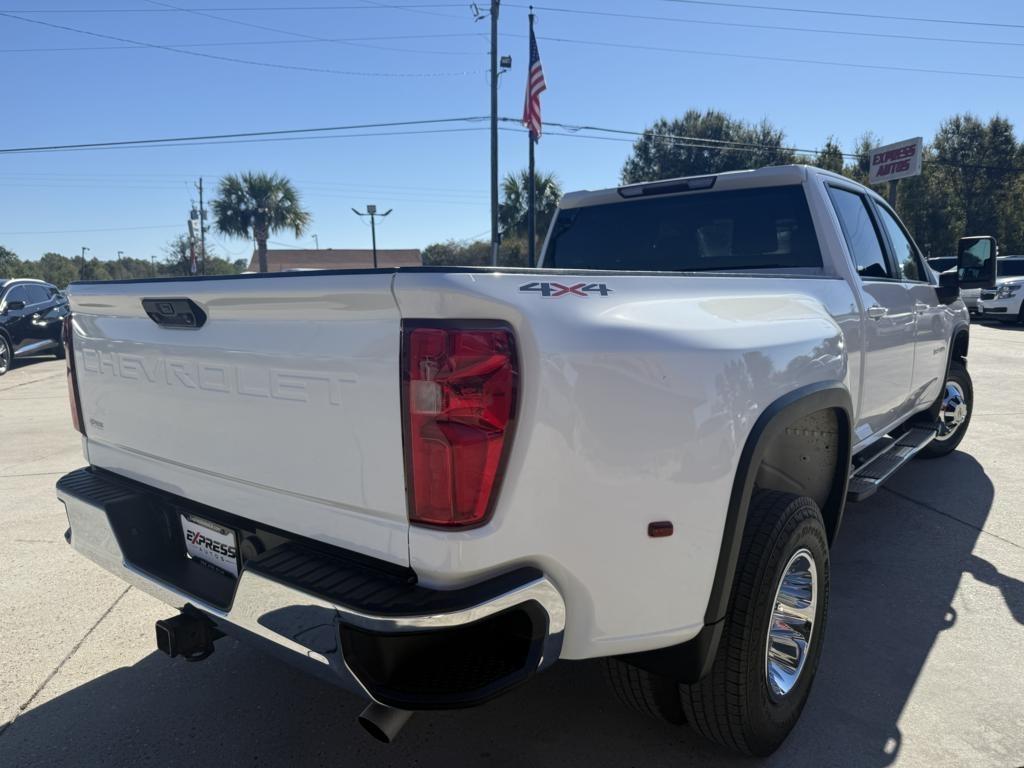 Chevrolet Silverado 3500HD 4WD Crew Cab 172" LT 2024