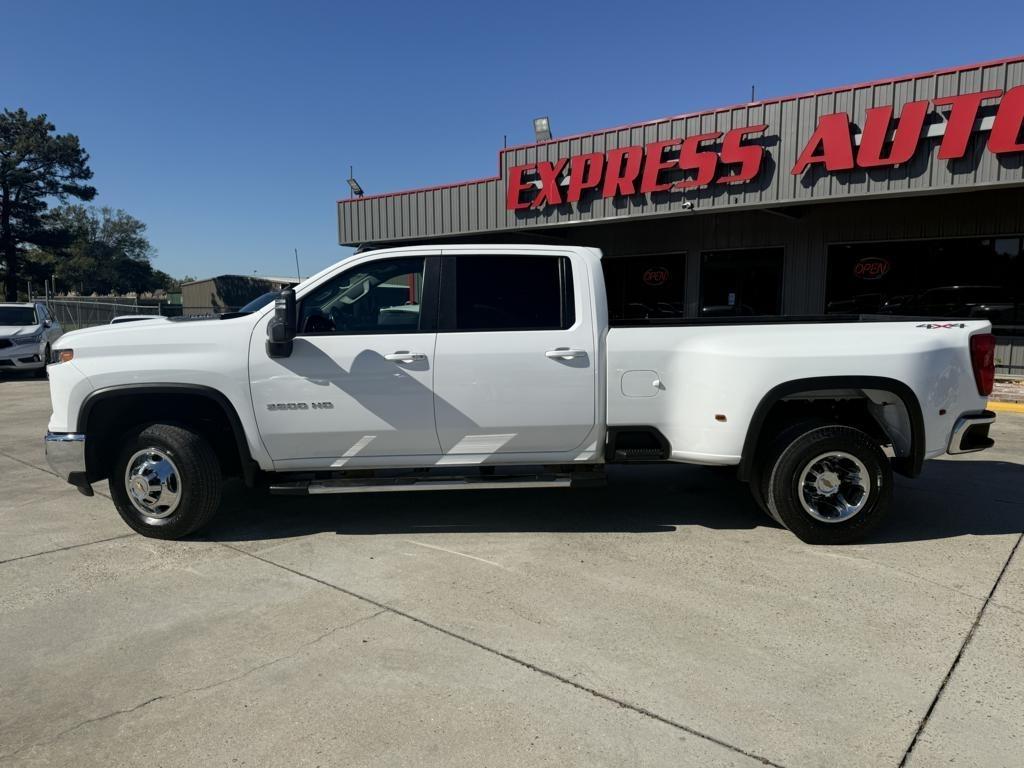 Chevrolet Silverado 3500HD 4WD Crew Cab 172" LT 2024