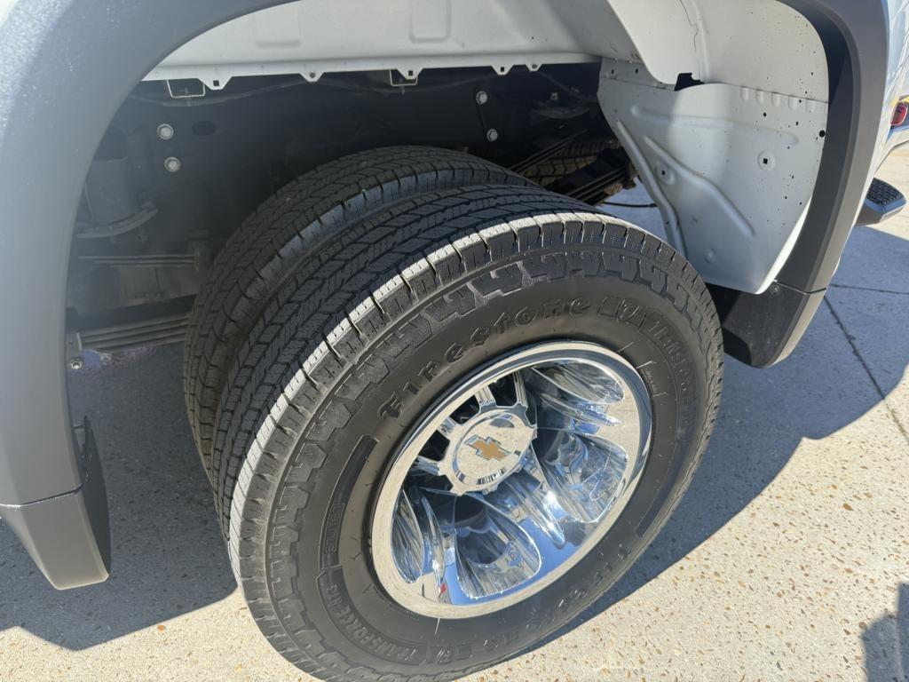 Chevrolet Silverado 3500HD 4WD Crew Cab 172" LT 2024