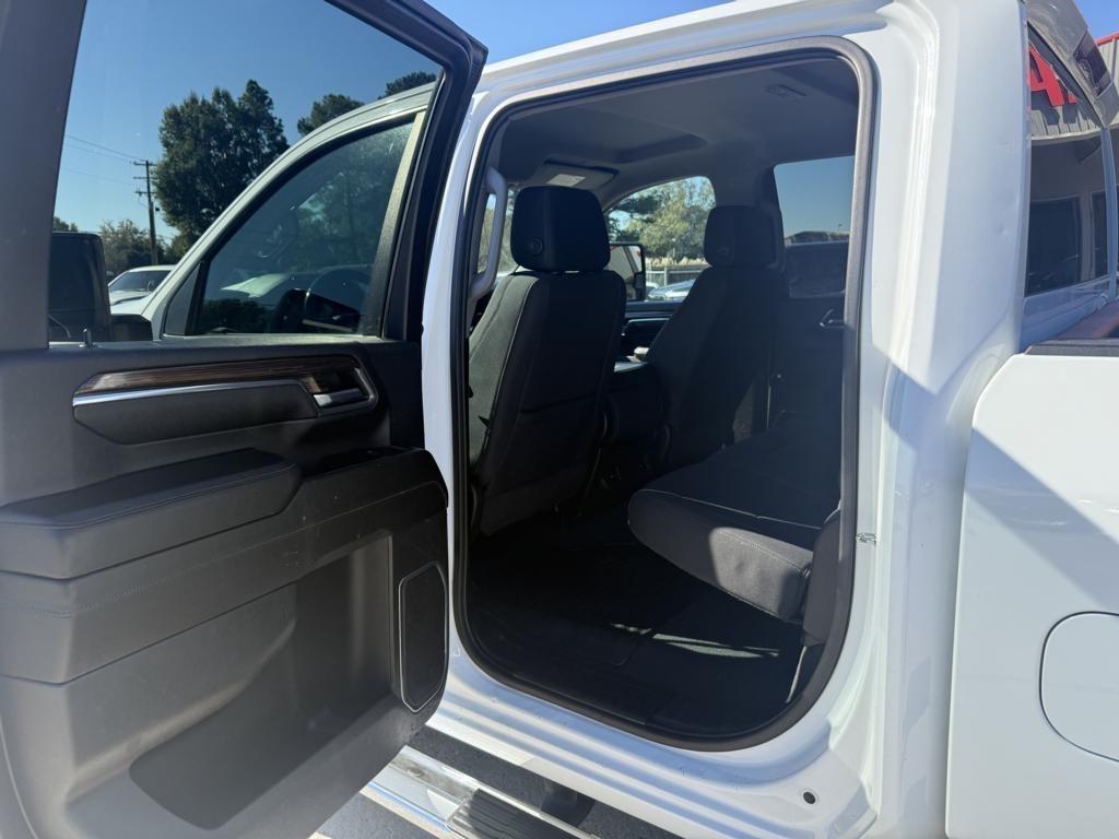 Chevrolet Silverado 3500HD 4WD Crew Cab 172" LT 2024