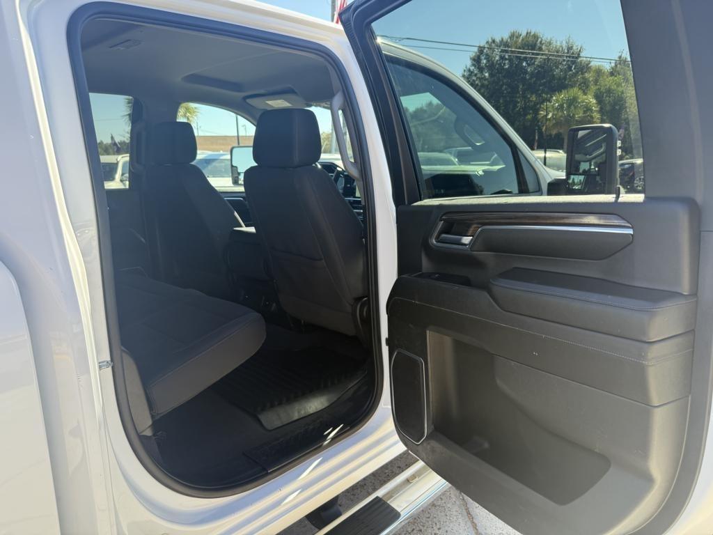Chevrolet Silverado 3500HD 4WD Crew Cab 172" LT 2024