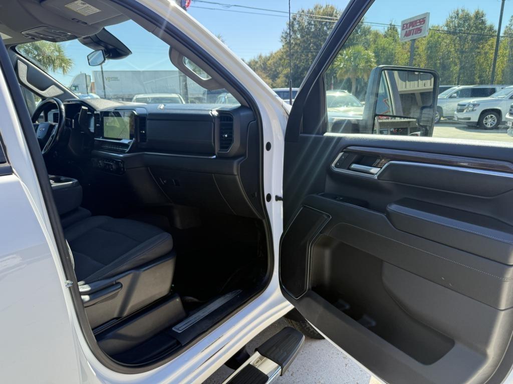 Chevrolet Silverado 3500HD 4WD Crew Cab 172" LT 2024
