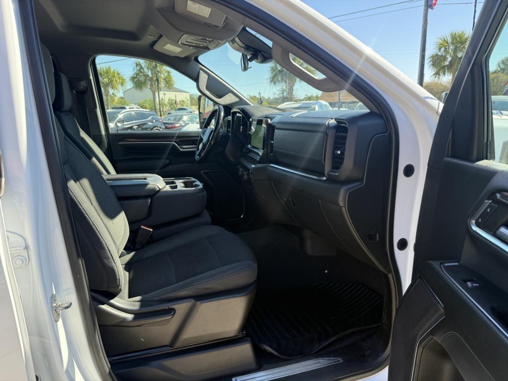 Chevrolet Silverado 3500HD 4WD Crew Cab 172" LT 2024