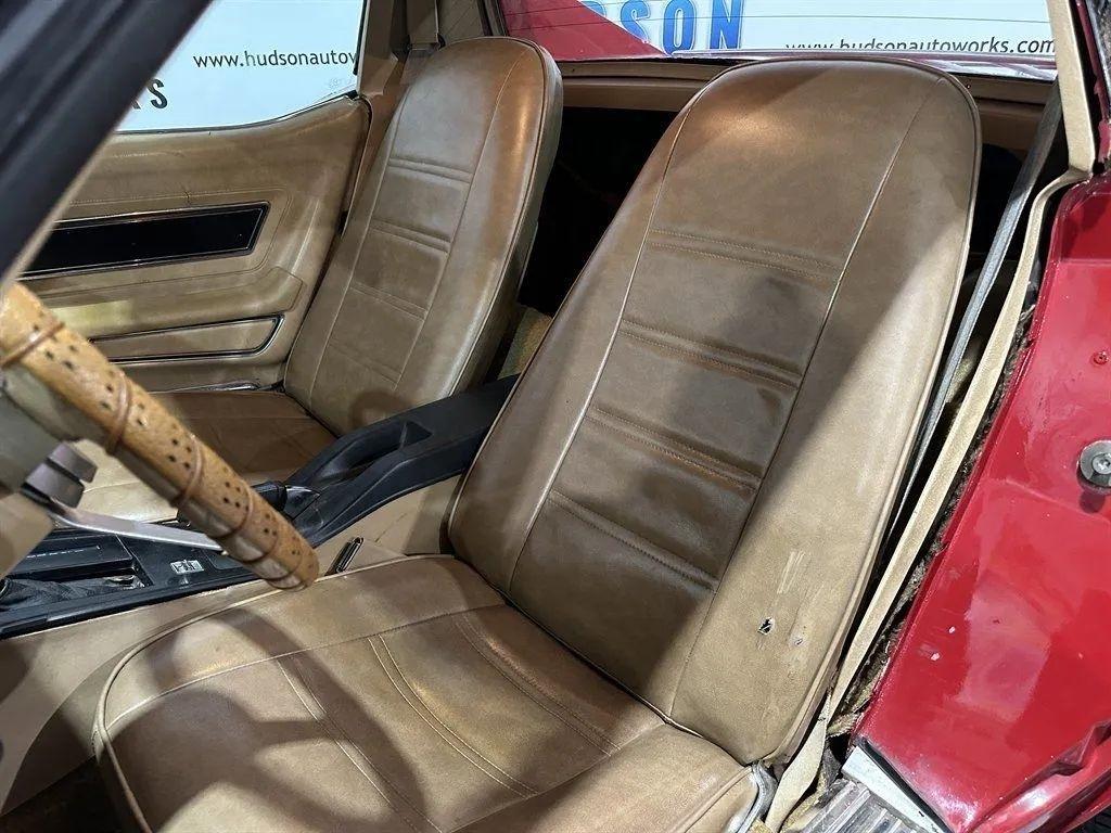 Chevrolet Corvette  1977